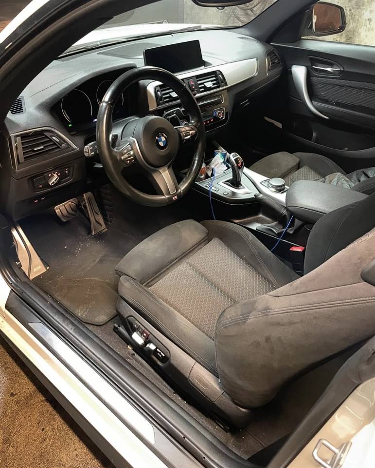 BMW M240i, Innenraum vor der Aufbereitung